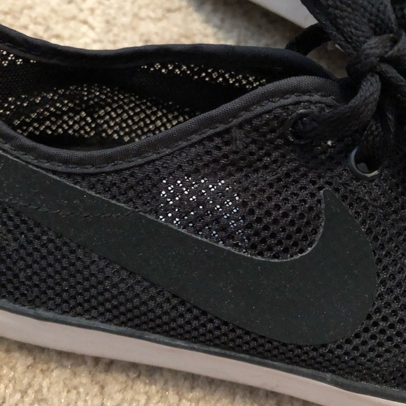 Nike black flat mesh sneakers - Picture 2 of 5